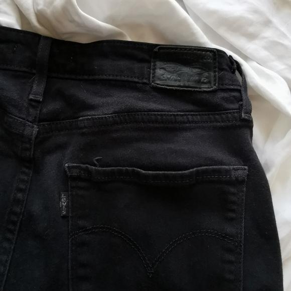 Levi's 721 High Rise Skinny Black Denim - Picture 7 of 8